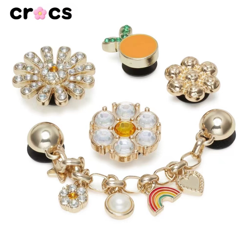 Crocs jibitz จี้โลหะ รูปรองเท้า ดอกไม้ หัวเข็มขัด สร้างสรรค์ เครื่องประดับผู้หญิง ผู้ชาย DIY