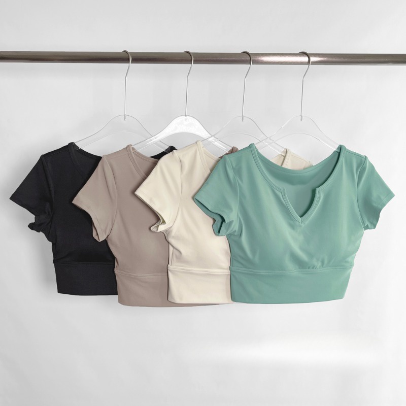 【MAGGIEYOGA】เสื้อยืดกีฬา คอวี แขนสั้น เสริมฟองน้ํา สําหรับวิ่ง