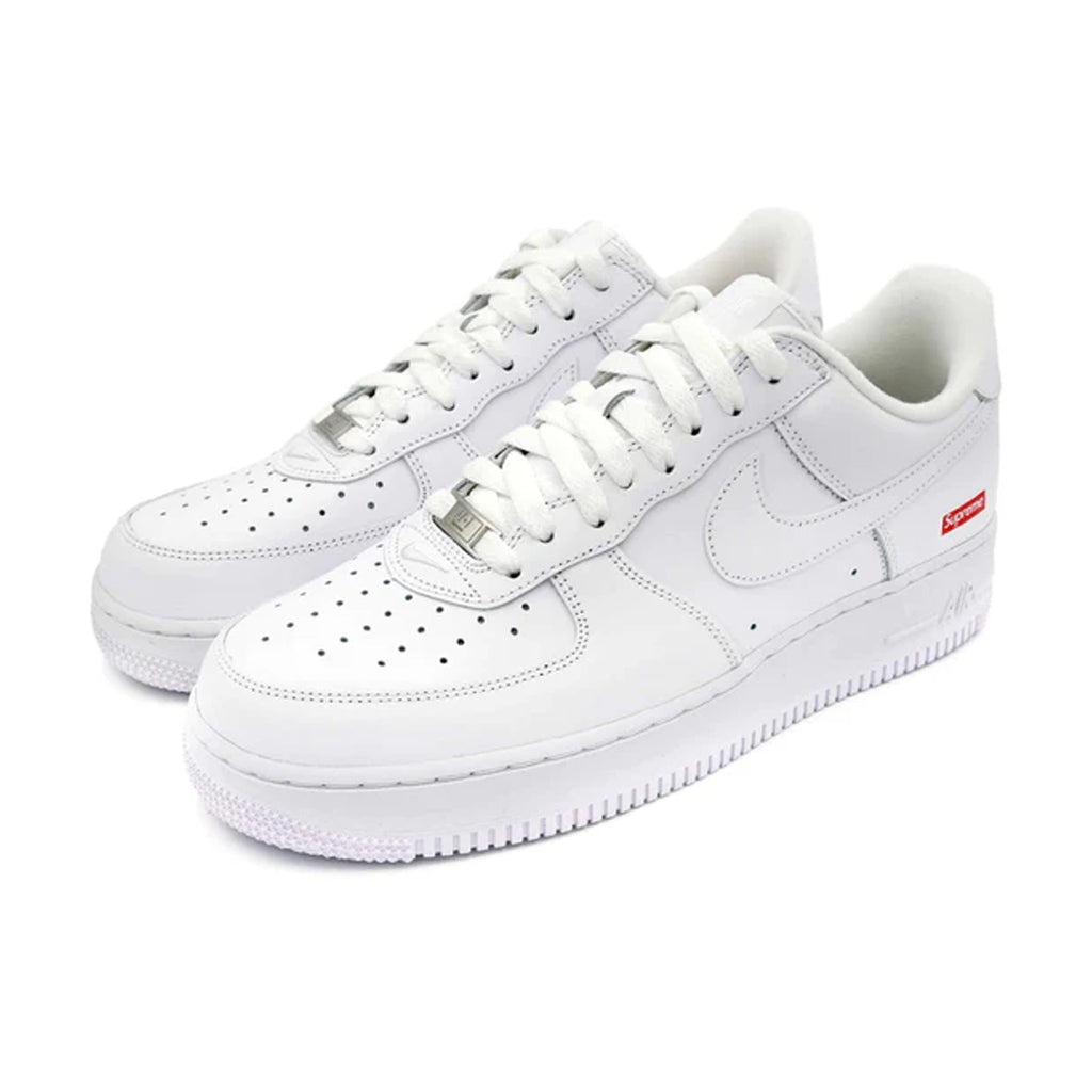 Nike Air Force 1 Low Supreme สีขาว