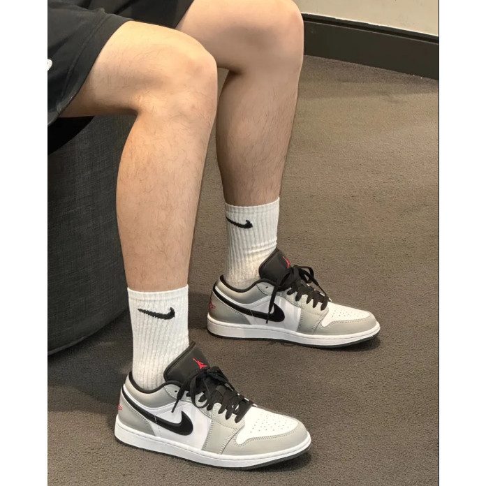 ของแท้ 100% Nike Air Jordan 1 Low Light Smoke Grey สีเทา รองเท้า free shipping