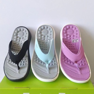 รองเท้าแตะ Crocs สวมใส่สบาย เหมาะกับเดินชายหาดกลางแจ้ง