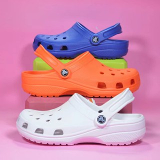 รองเท้าแตะ CROCS ลําลอง เหมาะกับเดินชายหาด แฟชั่นฤดูร้อน สไตล์คลาสสิก สําหรับผู้ชาย และผู้หญิง มี 8 สี