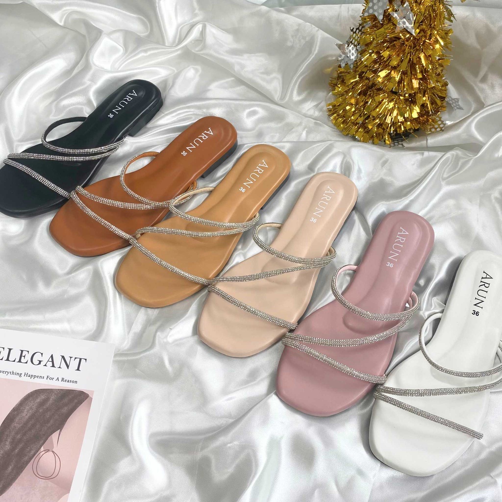 รองเท้าแตะแฟชั่น รุ่น AR2013 แบรนด์ ARUN  สายคาดเพชร