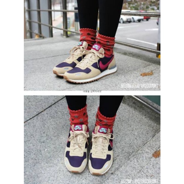 รองเท้าผ้าใบ Nike WMNS Air Vortex (Lnn / Raspberry Red / Purple Dynasty / Grn)