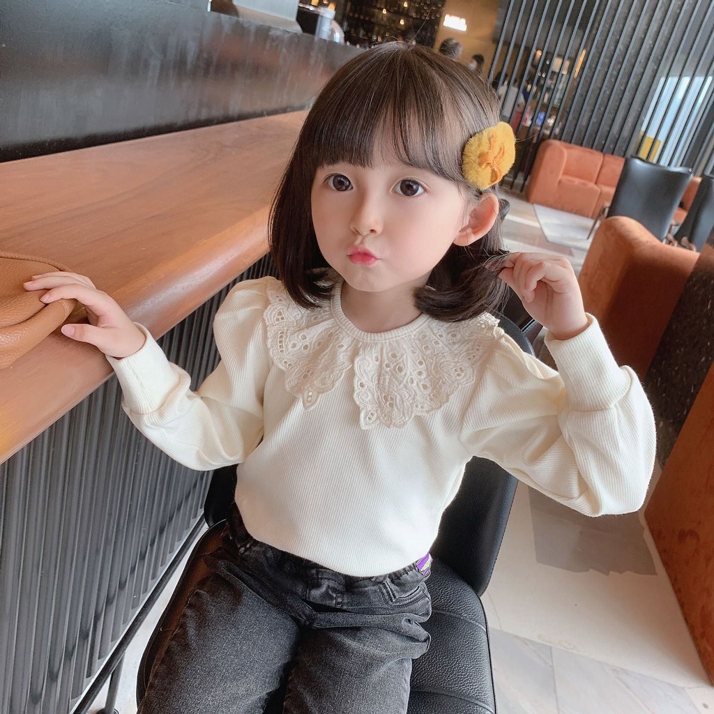 เสื้อยืดแขนยาว คอตุ๊กตา แต่งลูกไม้ แฟชั่นฤดูใบไม้ร่วง สําหรับเด็กผู้หญิง