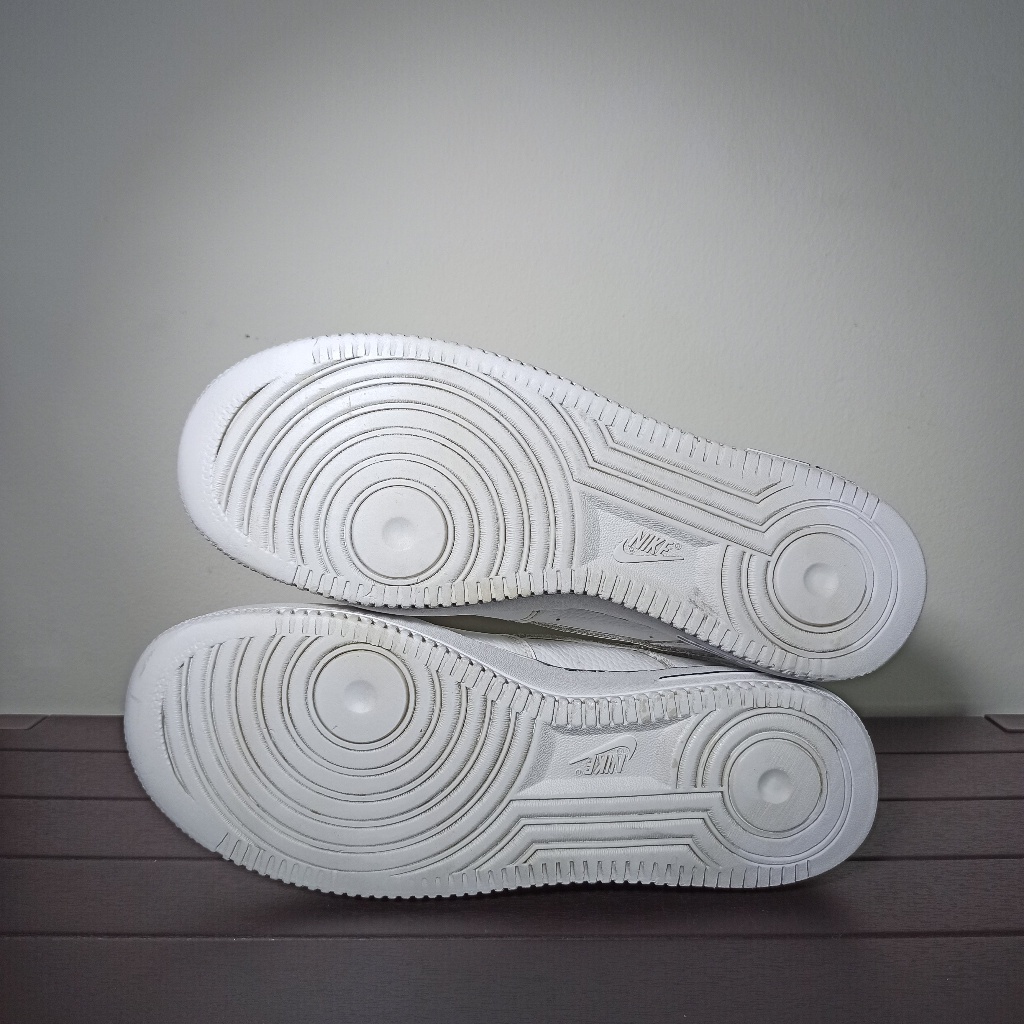 Nike Air Force 1 WhiteBlack 42 / 26.5 cm AF1 มือสองของแท้100% (A153) แฟชั่น  sports  รองเท้า true
