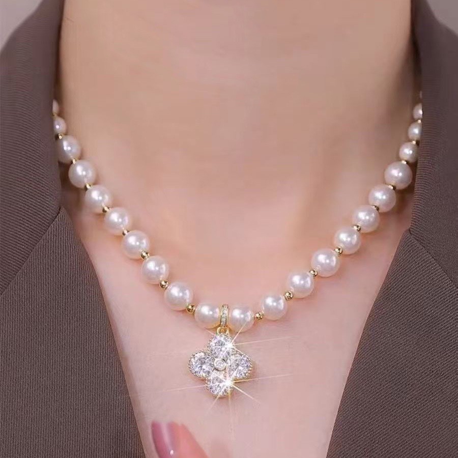 Four-leaf Flower Rhinestone Pearl Necklace Female Niche Fashion High-end Beaded All-match Clavicle Chain Accessories