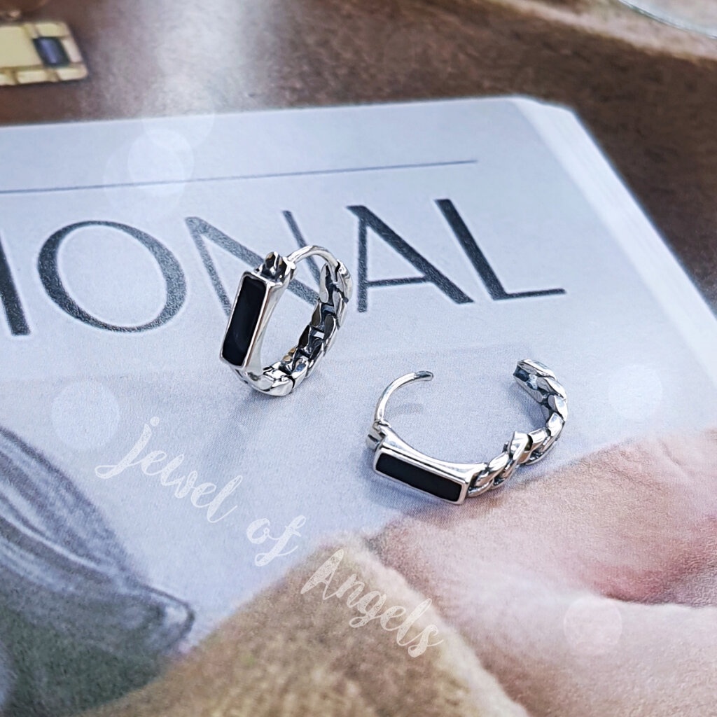 ต่างหูห่วงเงินแท้ S925 รุ่น Masculine ห่วงลายโซ่ แต่งสีดำด้านหน้า ตุ้มหูห่วงผู้ชาย สีเงิน Silver925