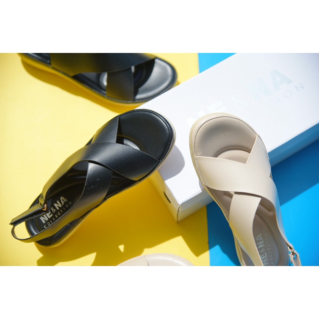 รองเท้าผู้ชาย รองเท้าเเฟชั่นผู้หญิงเเบบรัดส้นเท้า No. 10-21  NE&NA Collection Shoes