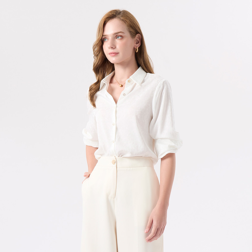 ESPADA เสื้อเชิ้ต ผ้าซาติน ผู้หญิง สีออฟไวท์ | Satin Shirt | 05042