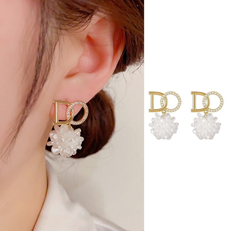 พร้อมส่ง❤️ต่างหูตัวอักษรภาษาอังกฤษใหม่S925เงินสเตอร์ลิงขาวดอกไม้ผู้หญิงเครื่องประดับหู.COD