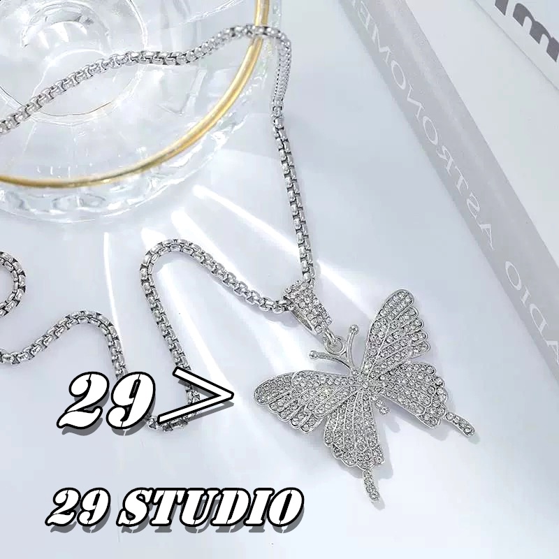 สร้อยคอแฟชั่นผีเสื้อ คอลเลคชั่นสร้อยคอสไตล์ฮิปฮอปประดับเพชร จะไม่ลอกหรือเปลี่ยนเป็นสีดำ ขายตรงจากโรงงาน