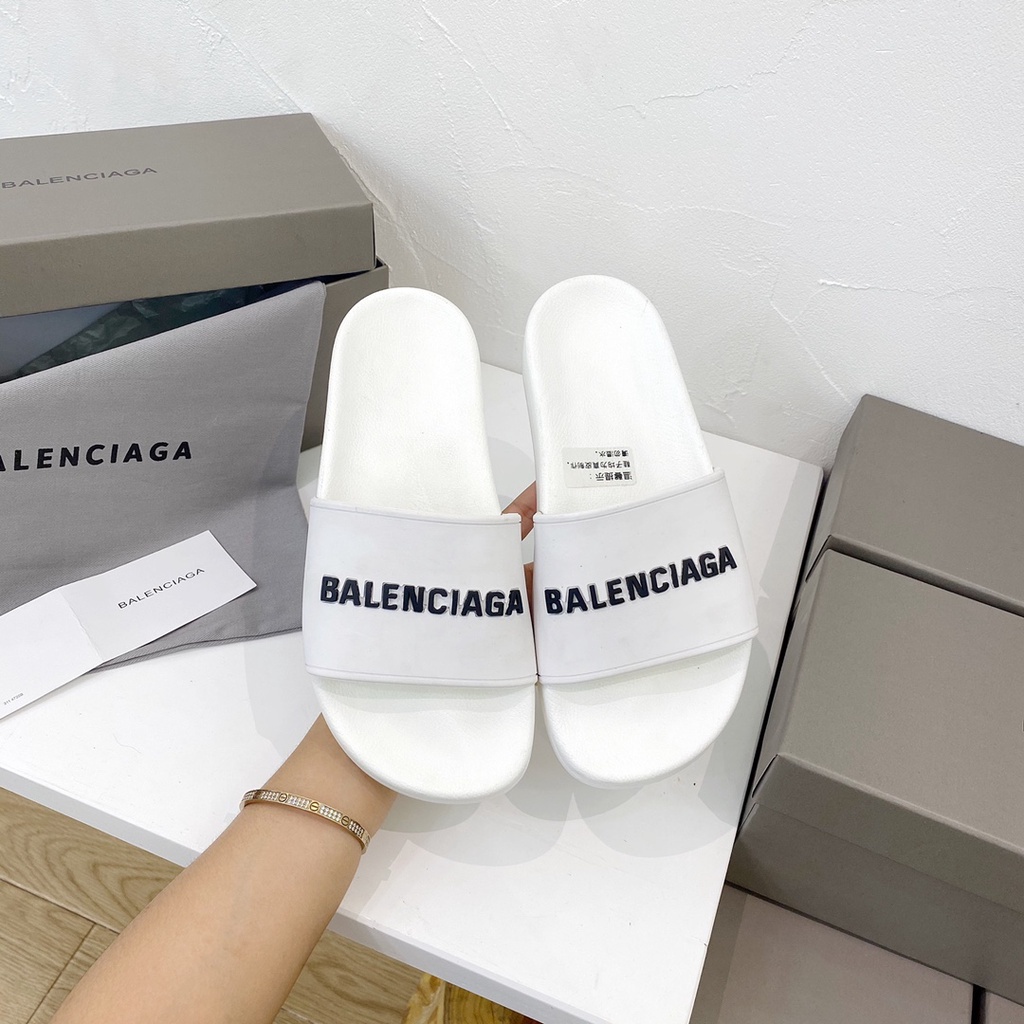 Balenciaga รองเท้าแตะลําลอง เข้ากับทุกการแต่งกาย แฟชั่น