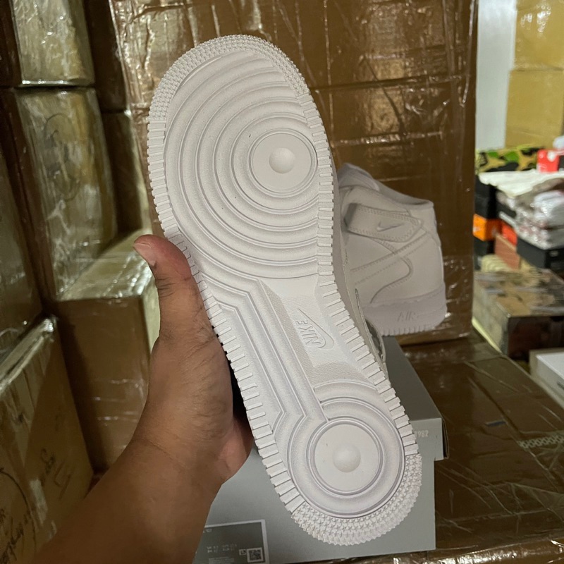 Nike Air Force 1 High `สีขาว' (ไซส์ผู้ชาย) รองเท้า free shipping
