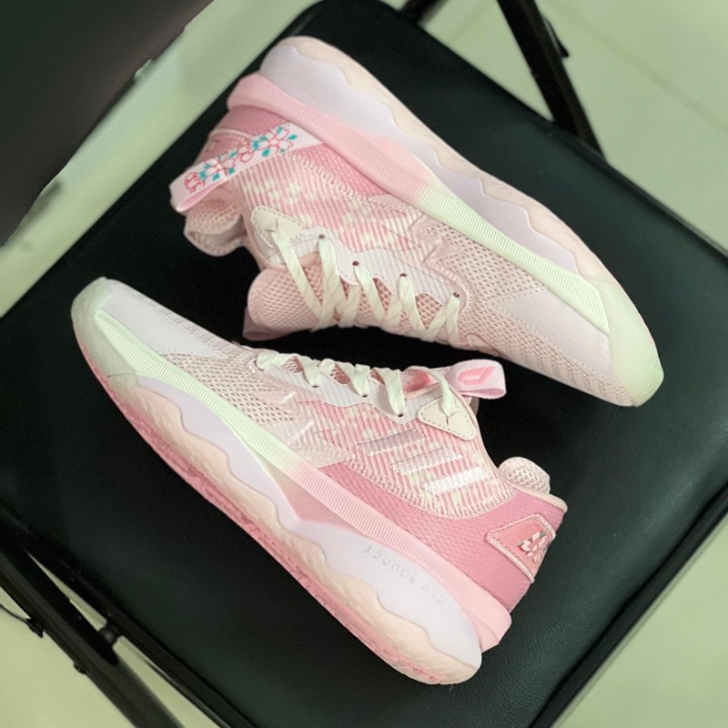 UBPE Adidas Dame 8 "ซากุระสีชมพู" แฟชั่น