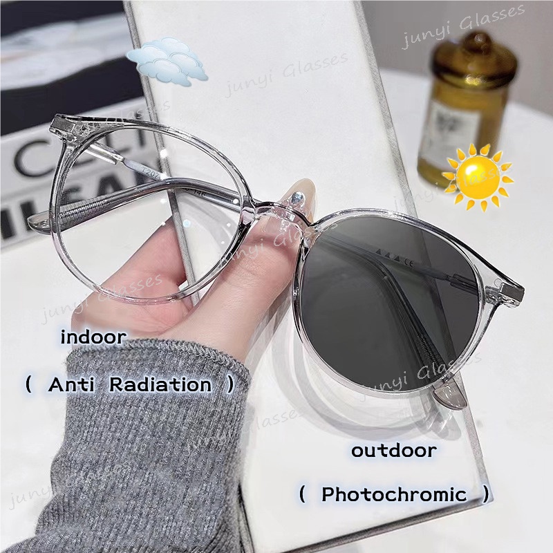 แว่นตาโฟโตโครมิก ป้องกันรังสียูวี กรอบโลหะ สีฟ้า สไตล์เรโทร สําหรับผู้หญิง และผู้ชาย