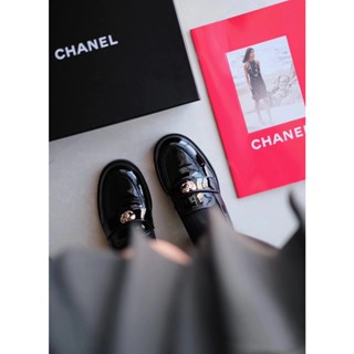 Chanel * Er Chane * l Chanel 23c รองเท้าโลฟเฟอร์ หนังวัวแท้ ส้นหนา ประดับเพชร เข้ากับทุกการแต่งกาย สไตล์คลาสสิก สําหรับผู้หญิง