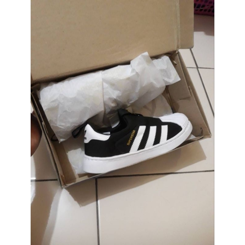 PUTIH HITAM Slip On เด็กผู้หญิง Adidas Superstar 360 Slip On Kids Black White รองเท้า free shipping