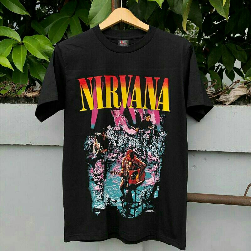 สีขาว a  Nirvana - UNPLUGGED โดย GIANT ©1992