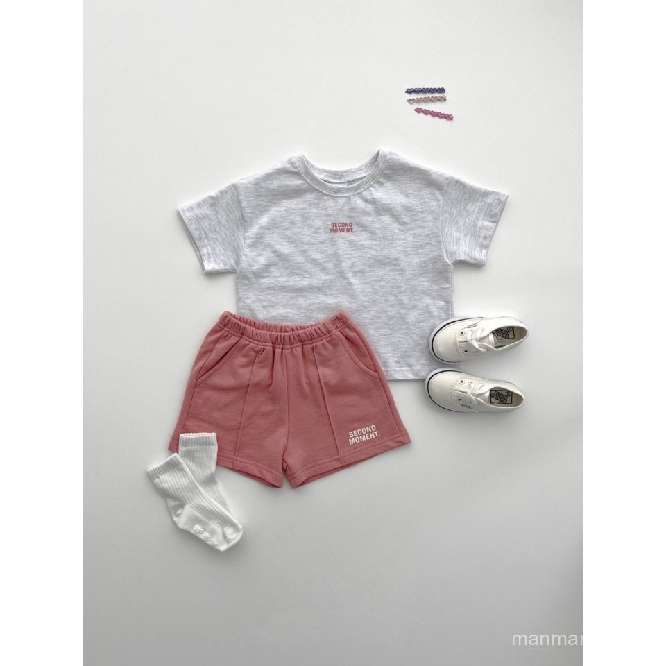 ชุดสองชิ้นฤดูร้อนสไตล์เกาหลีใหม่สำหรับเด็กชายและเด็กหญิง ชุดลำลองเรียบง่ายแขนสั้นและกางเกงขาสั้นแบบบาง - รูปที่ 6