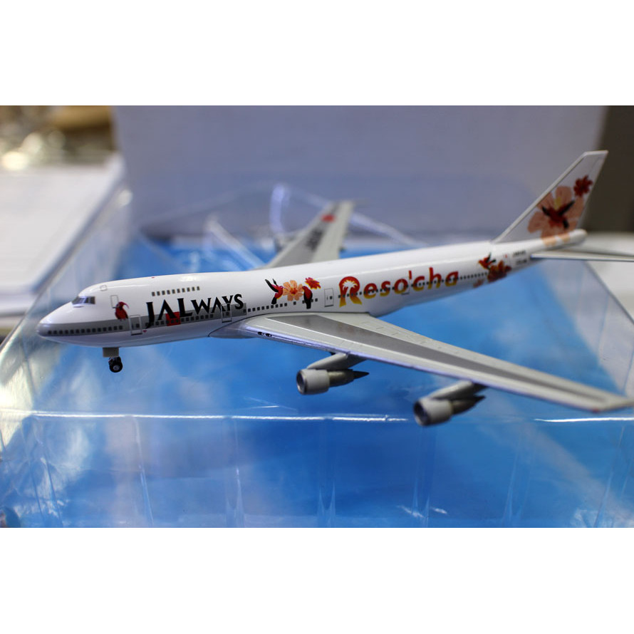 การค้าต่างประเทศ 1/400 เครื่องบินรุ่นโบอิ้ง 747-246B JAL WAYS Airliner โลหะผสมจําลองเครื่องประดับ