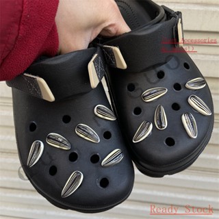 DIY creative melon seeds CROCS Jibbitz set（ไม่รวมรองเท้า）Crocs jibbitz สติกเกอร์หัวเข็มขัด สําหรับตกแต่งรองเท้า crocs diy