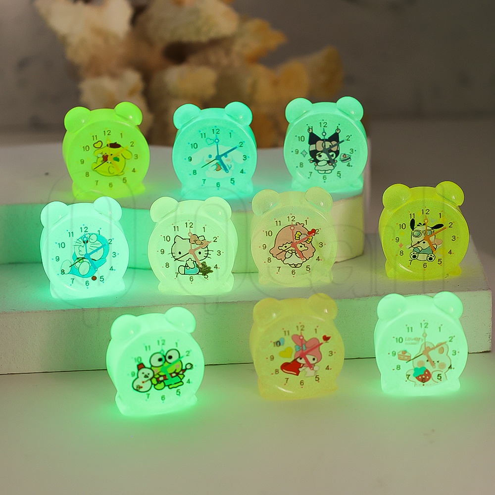SANRIO นาฬิกาปลุกเรซิ่น เรืองแสง รูปการ์ตูนซานริโอ้ 3D สร้างสรรค์ สําหรับตกแต่งบ้าน รถยนต์ DIY