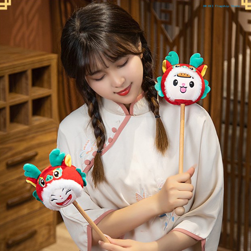 Dr 2024 ตุ๊กตามังกรเคาะ ไม้ยาว แมนนวล นวดหลัง ค้อนนุ่ม น่ารัก ตุ๊กตาสัตว์ มังกร มาสคอต ไหล่ หลัง เคาะ ไม้ค้อน ของขวัญปีใหม่