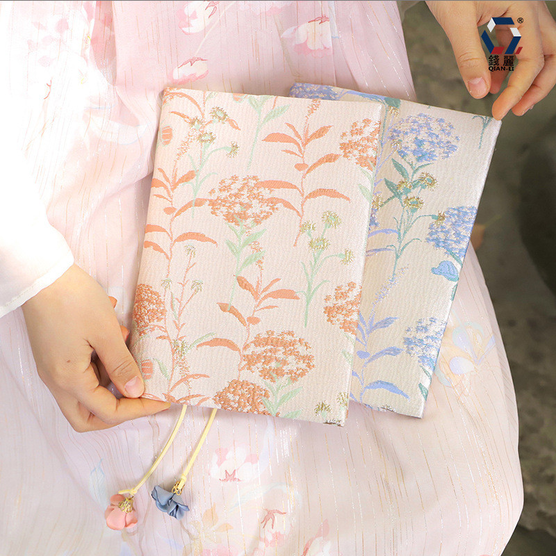 Handmade ผ้าหนังสือโน้ตบุ๊ค Dandelion Brocade ผ้า Art Book คู่มือ A5 Notepad หนังสือเสื้อผ้าของขวัญนักเรียน