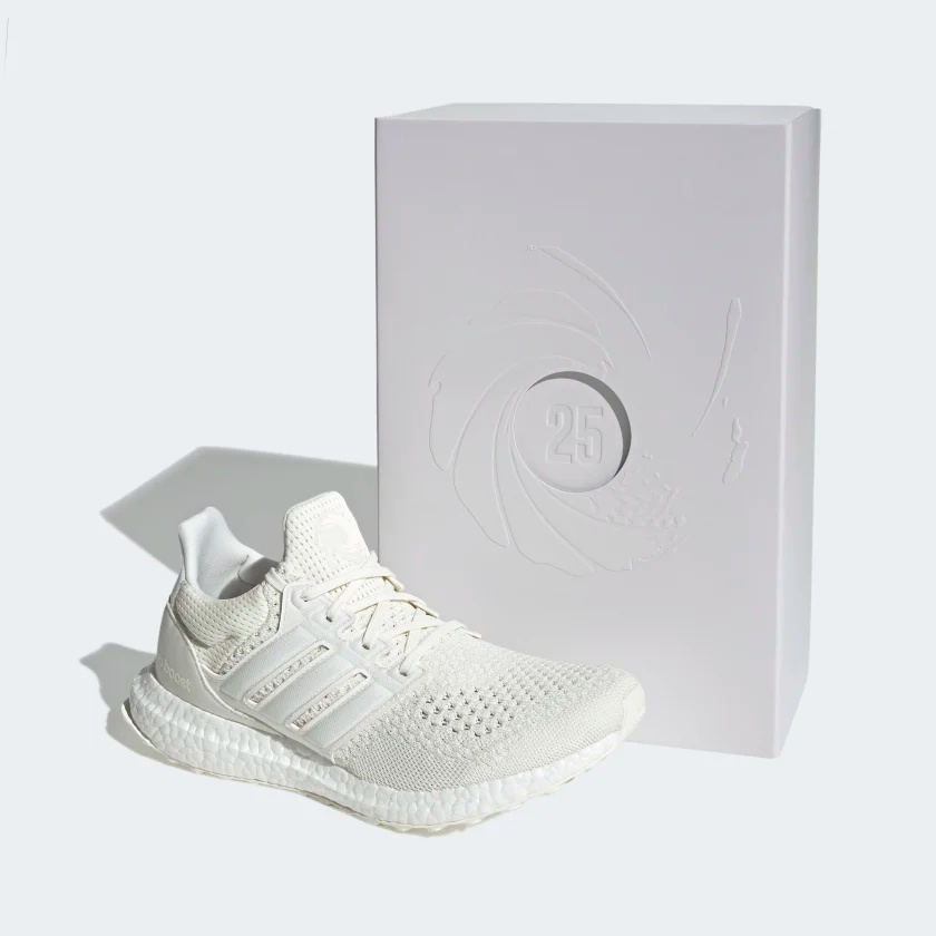 ♞ADIDAS Running ULTRABOOST DNA X JAMES BOND SHOES Off White / Off White / Cloud White FY0648