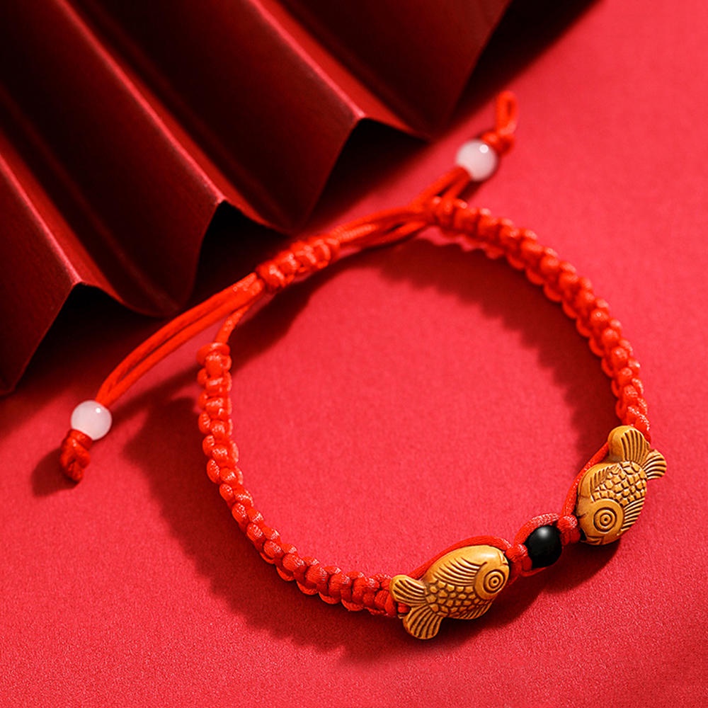1 ชิ้น สีแดง สตริง สร้อยข้อมือไม้ ปลา ปรับได้ ปมสีแดง สร้อยข้อมือ เครื่องราง เพื่อโชคดี และความเจริญรุ่งเรือง ปลา สร้อยข้อมือ จีน ดั้งเดิม ทอ เครื่องประดับ ของขวัญ
