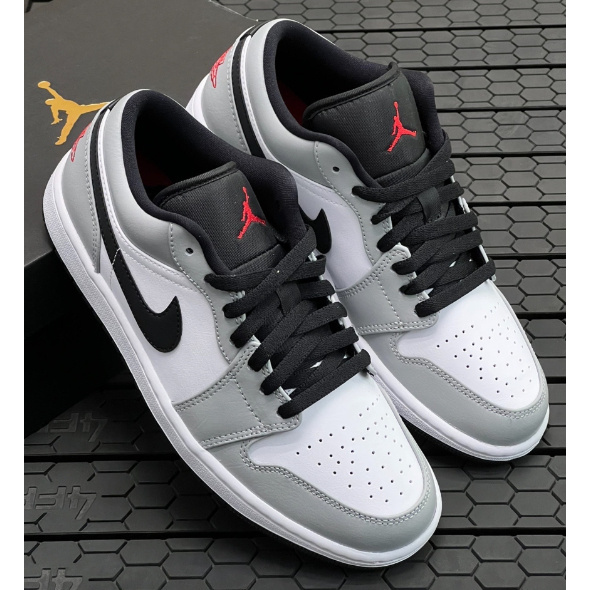 Nike Air Jordan 1 Low Light Smoke Grey（รับประกันสินค้าแท้ 100 %） รองเท้า new