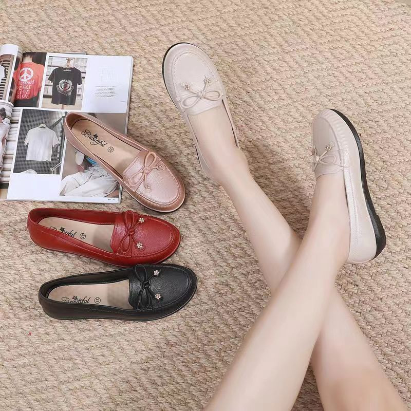 รองเท้าคัชชู แต่งผูกโบว์ประดับหมุดดอกไม้ 4 สี ส้นหนา รองเท้าแฟชั่น ใส่สบาย กันลื่น น้ำหนักเบา