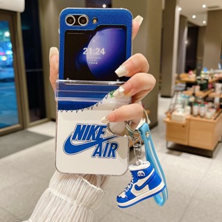 เคสโทรศัพท์มือถือ PC ใส แบบแข็ง พร้อมตัวล็อกรองเท้าผ้าใบ สไตล์คลาสสิก สําหรับ Samsung Galaxy Z Flip3 4 5 5G Z Flip5