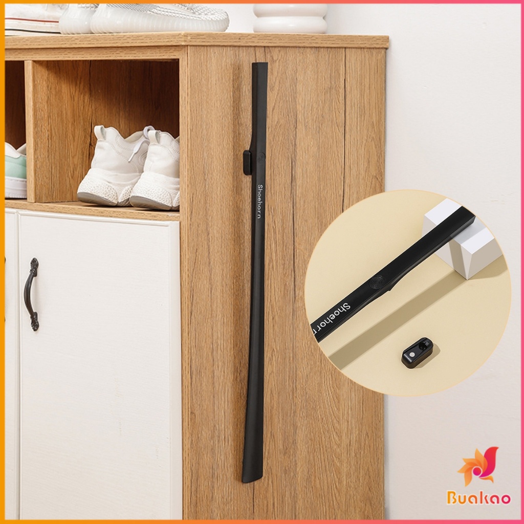 BUAKAO ช้อนใส่รองเท้า ความยาว 63cm ที่ช่วยการสวมรองเท้าได้ไว  Shoe Horn Long Handle
