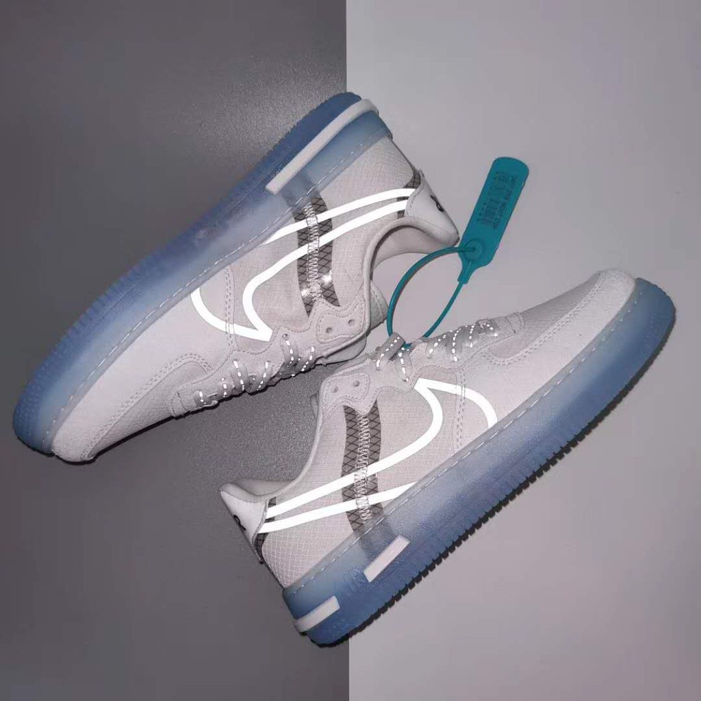 nike 【ในสต็อก】พร้อมส่ง Nike Air 1 React QS AF1 Bone White Ice Blue 3M รองเท้าสะท้อนแสง Air Force On