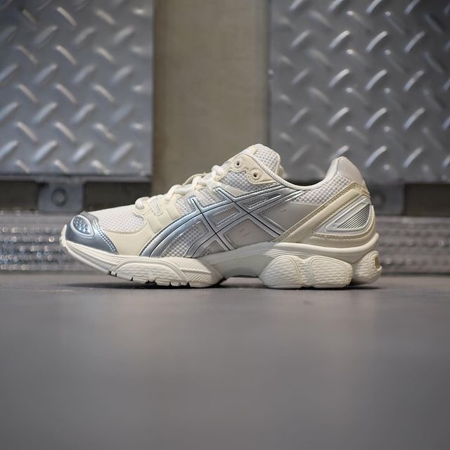 Asics Gel Nimbus 9 ลมและทะเล (BNIB) Classic