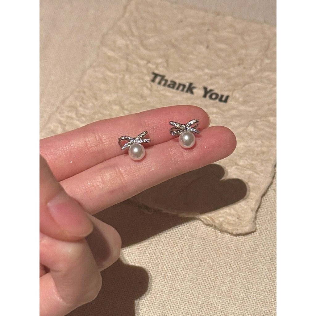 [ต่างหูที่เลือก] MIKIMOTO MIKIMOTO Zhao Lusi ต่างหูโบว์มุกสไตล์เดียวกันหญิง 925 เงินหรูหราการออกแบบเ