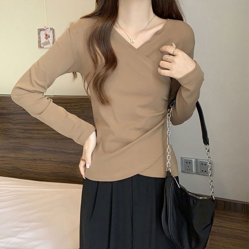 เสื้อแขนยาวคอวี ผ้ายืด นิ่ม ใส่สบาย เสื้อยืดเเขนยาวผู้หญิง