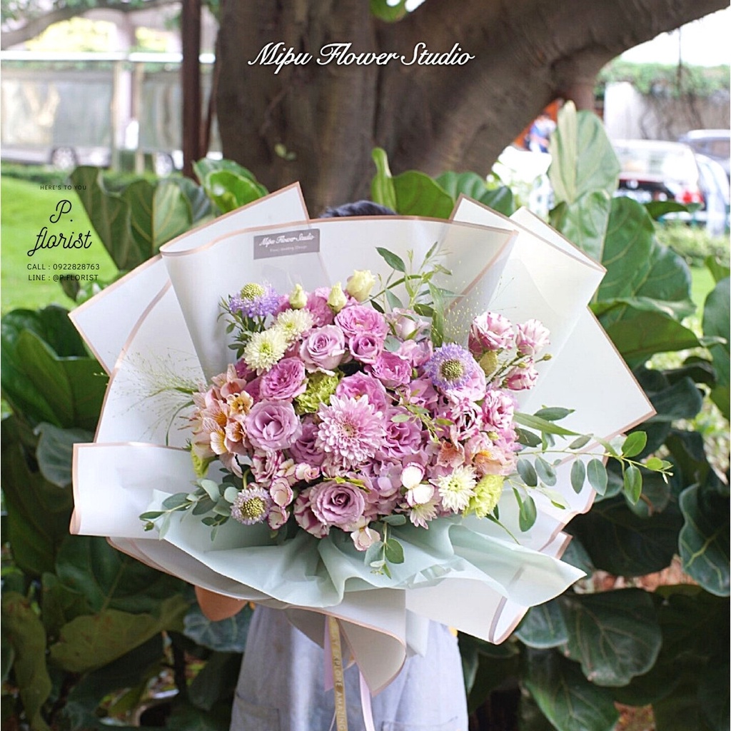 กระดาษฟลาวด์สีพื้นขอบทอง ขนาด 58x58 ซม. กระดาษห่อดอกไม้ กันน้ำ00%  แผ่นพลาสติกห่อดอกไม้ อุปกรณ์จัดช่อดอกไม้ ดอกไม้ปลอม