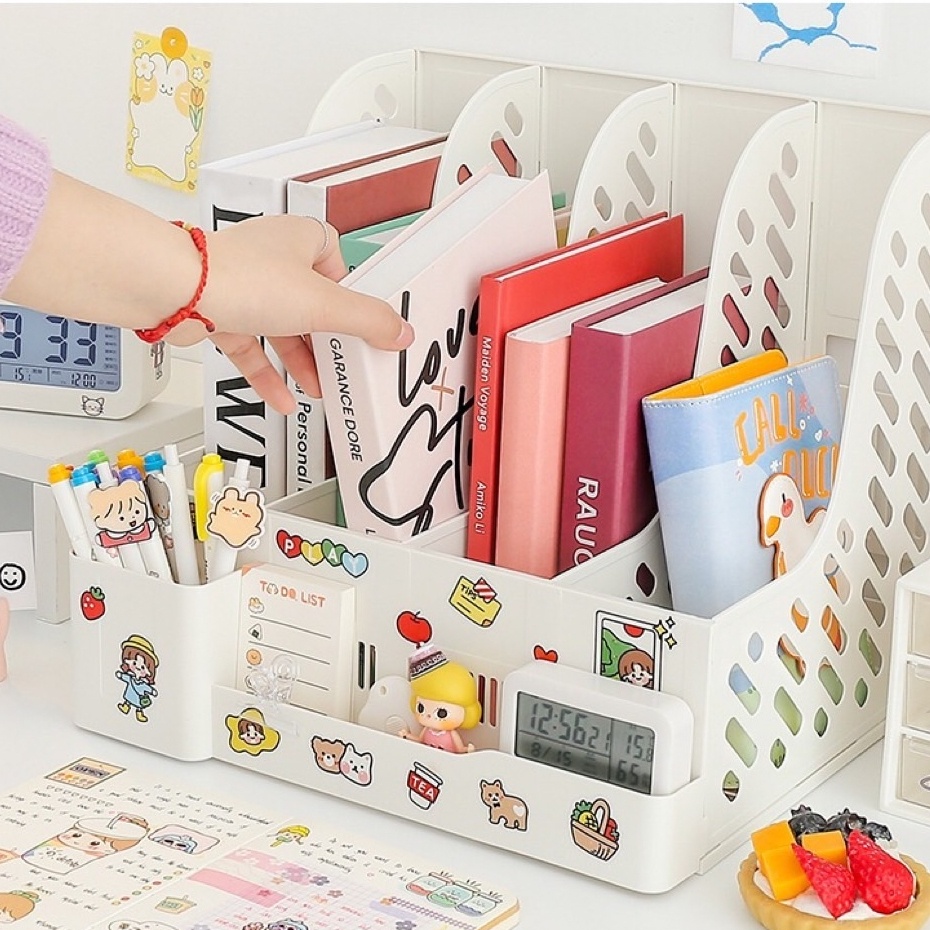 ชั้นวางหนังสือ กล่องใส่แฟ้มเอกสาร 4 ช่อง แถมฟรีสติ๊กเกอร์น่ารัก ชั้นวางเครื่องเขียน ที่ใส่หนังสือ จัดระเบียบโต๊ะ