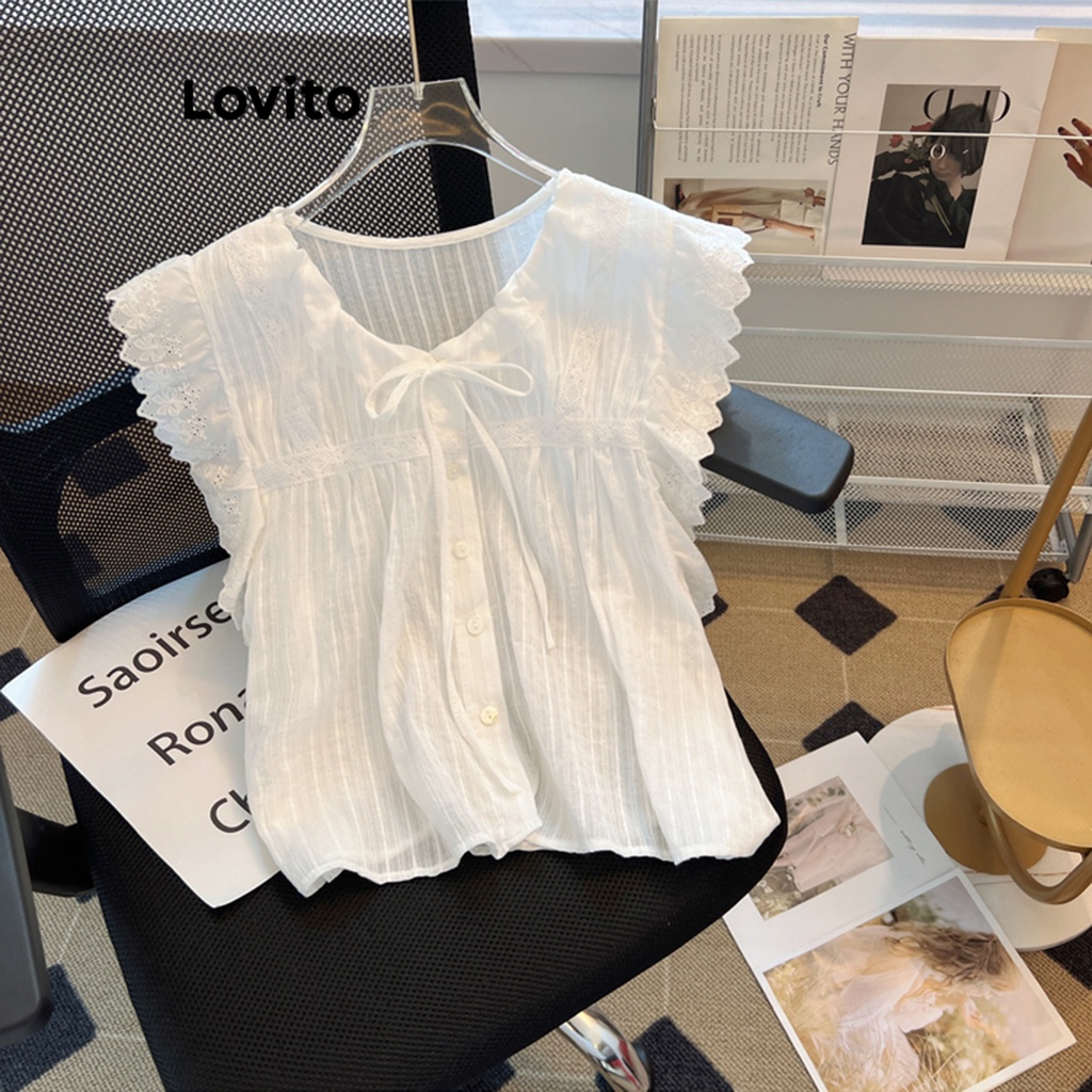 Lovito เสื้อเบลาส์ผู้หญิง โบหน้า แต่งระบาย สีพื้น สไตล์ลำลอง LNE26062 (สีขาว/เขียว)