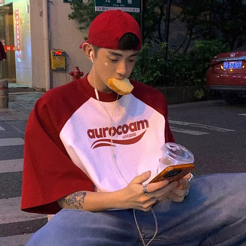 Lansboter เสื้อยืด คอกลม แขนสั้น ทรงหลวม สไตล์ฮ่องกง เรโทร อเมริกัน สีแดง และสีขาว สําหรับผู้ชาย