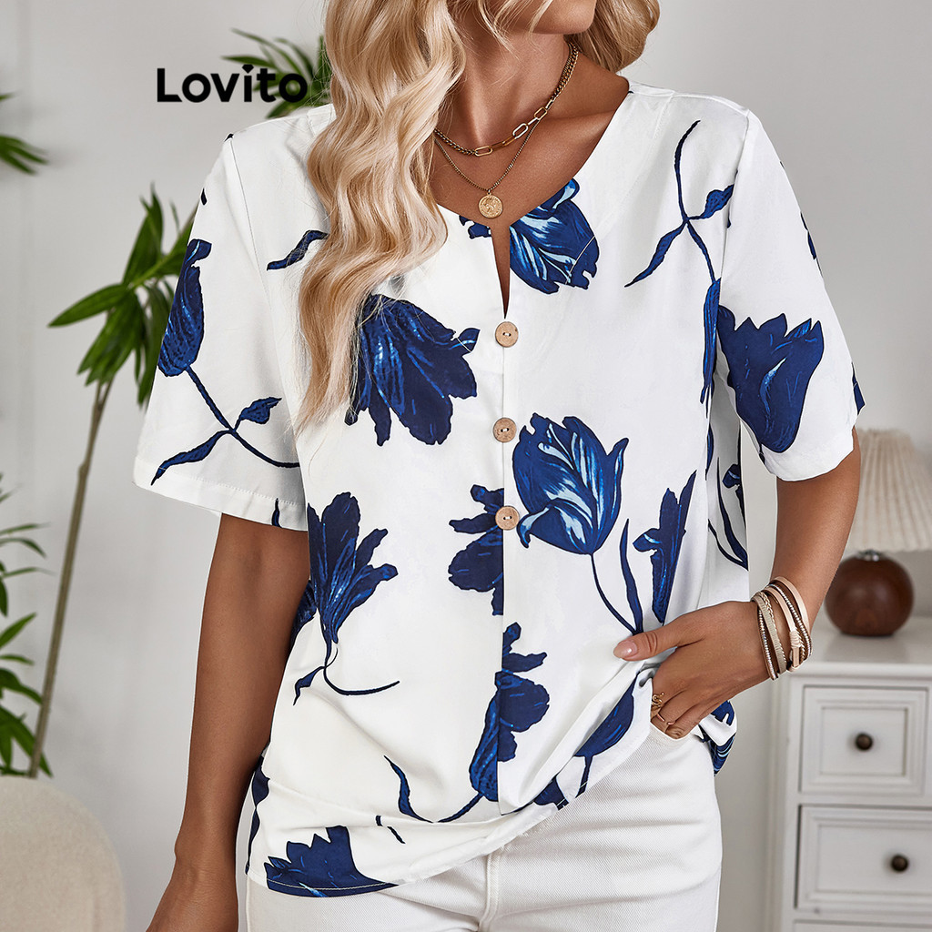 Lovito เสื้อเบลาส์ผ่าหน้าลายดอกไม้สไตล์โบฮีเมียนสำหรับผู้หญิง LBL18346