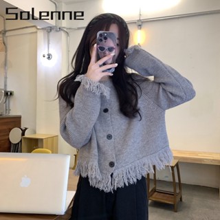 Solenne เสื้อแฟชั่นผู้หญิง เสื้อแขนยาว คลุม ไหมพรม ครอปเสื้อแขนยาว WMY2390832 37Z230911