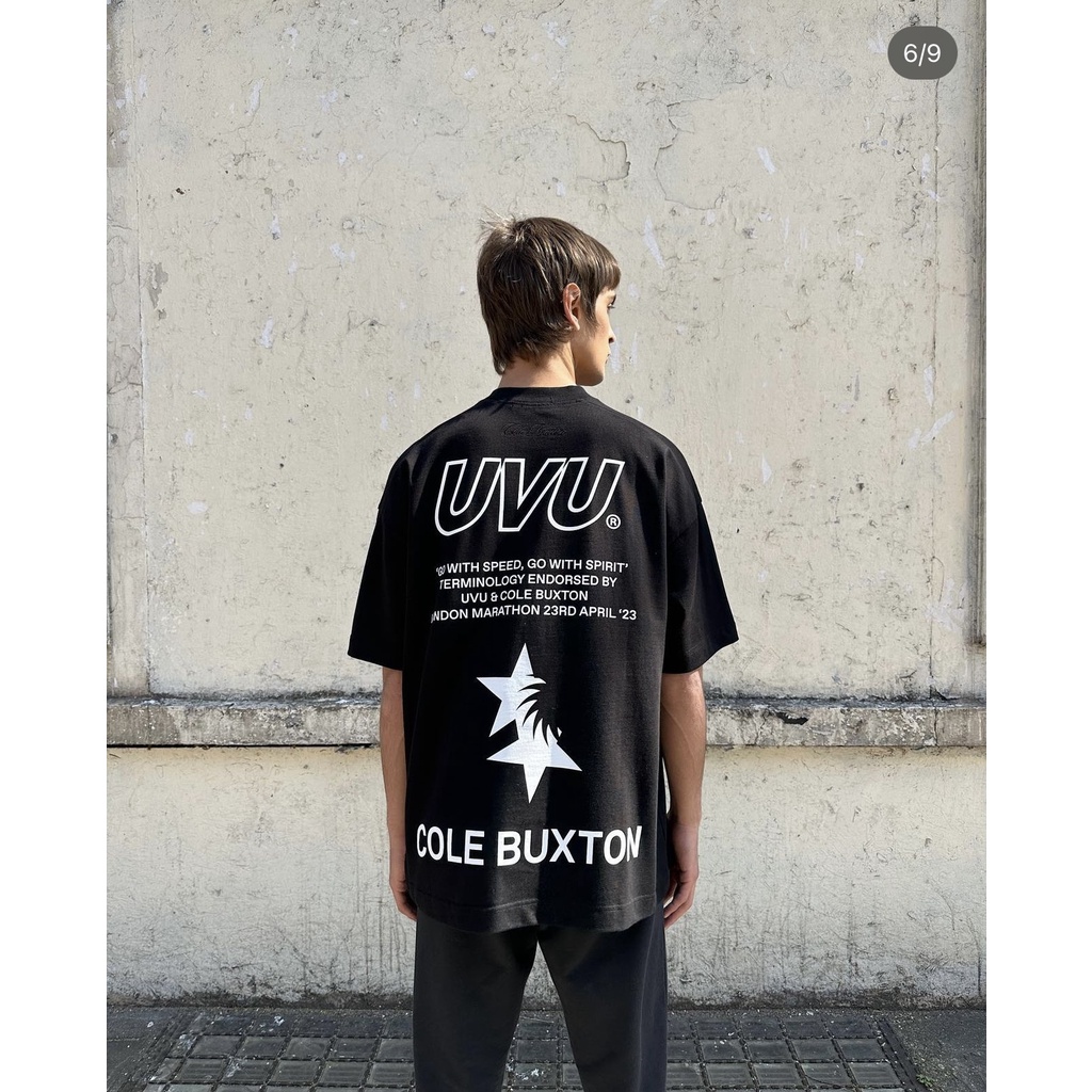 เสื้อยืดแขนสั้นลําลอง คอกลม พิมพ์ลายโลโก้ Cole Buxton x UVU ทรงหลวม สไตล์มินิมอล สําหรับสตรีท