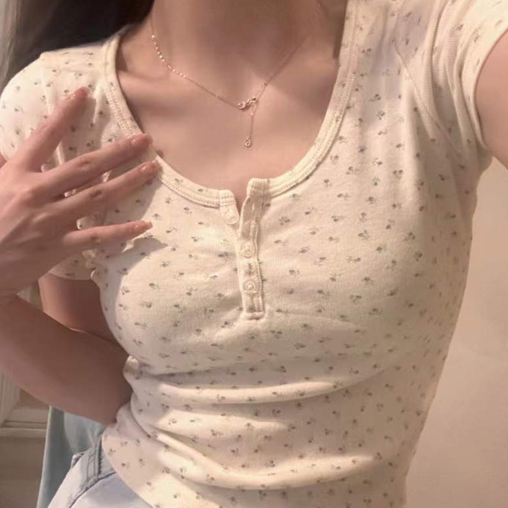 พร้อมส่ง เสื้อครอปเเขนสั้นผ้าร่องยืด ใส่สบาย ผ้ายืดได้เยอะ