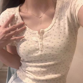 พร้อมส่ง เสื้อครอปเเขนสั้นผ้าร่องยืด ใส่สบาย ผ้ายืดได้เยอะ