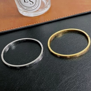 สร้อยข้อมือเหล็กไทเทเนียมสำหรับผู้หญิง ดีไซน์พรีเมียม งานละเอียดละเมียด เป็นของขวัญแฟชั่นที่สวยงาม