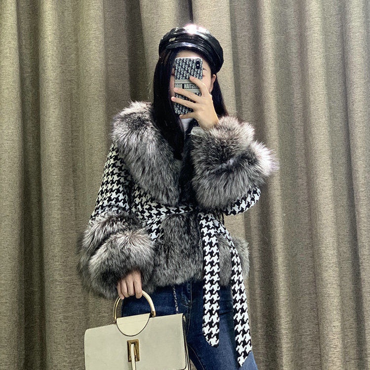 เสื้อโค้ทหนังสั้น 2022 คอลเล็กชั่นใหม่สําหรับสาวไฮนิ่ง โค้ทขนนกขนเงิน โค้ทขนสุนัขจิ้งจอก - รูปที่ 6